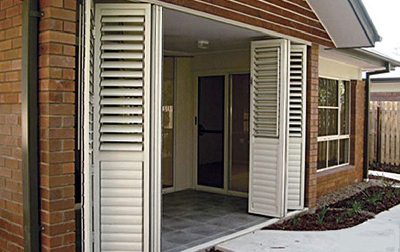 bi-fold plantation shutters
